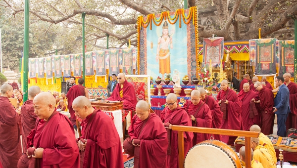 Ordained Nuns and Their History: The Karmapa Reports