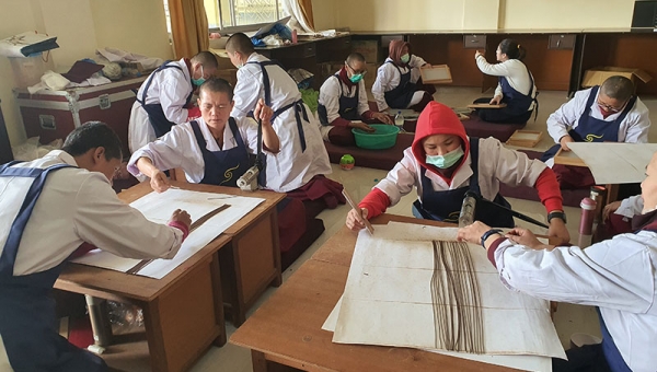 The Incense-Making Project for Nuns Resumes for a Third Year