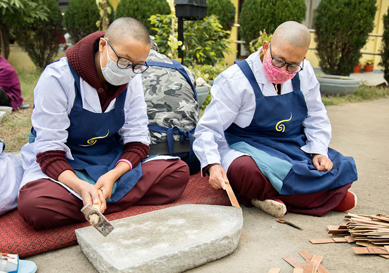 Photo Story: The Incense-Making Project for Nuns Resumes for a Third Year