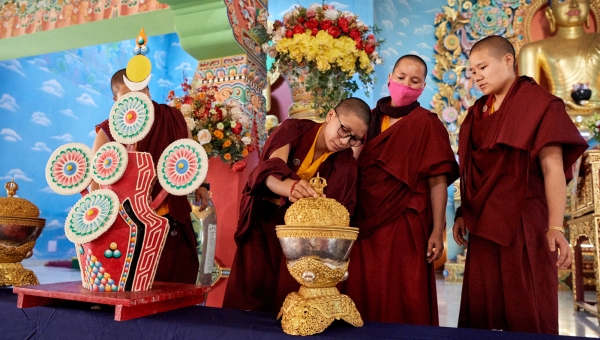 Photo Story: Losar Preparations Underway at the Arya Kshema Winter Gathering