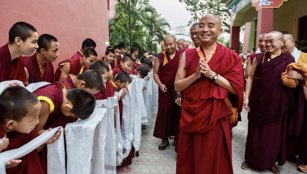 The Nuns Welcome Kyabje Yongey Mingyur Rinpoche on his Return to Tergar Monastery